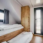 Tiny Houseboat De Woudaap - I