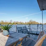 Tiny Houseboat De Woudaap - I Alpstuga