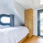 Alpstuga Tiny Houseboat De Woudaap - I *