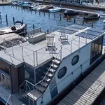 Tiny Houseboat De Woudaap - I Alpstuga