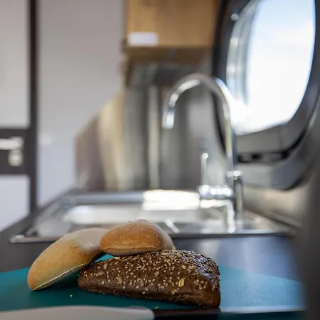 Tiny Houseboat De Woudaap - I シャレー Uitgeest