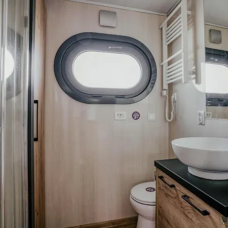 Tiny Houseboat De Woudaap - I * Uitgeest